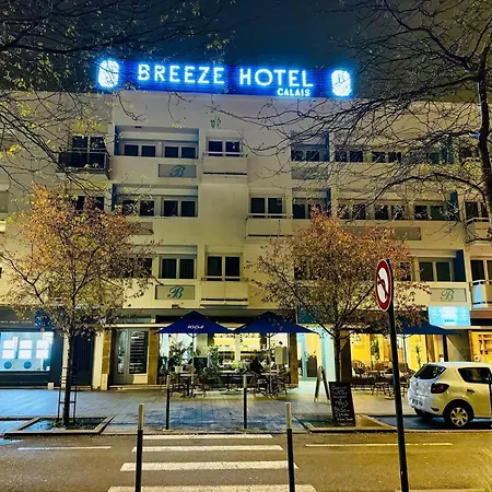 Breeze Hotel 3*