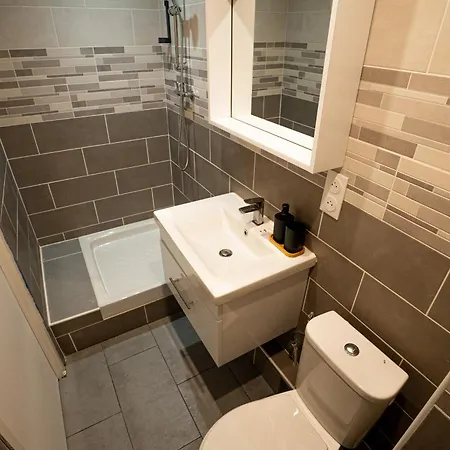 Отель Breeze Кале