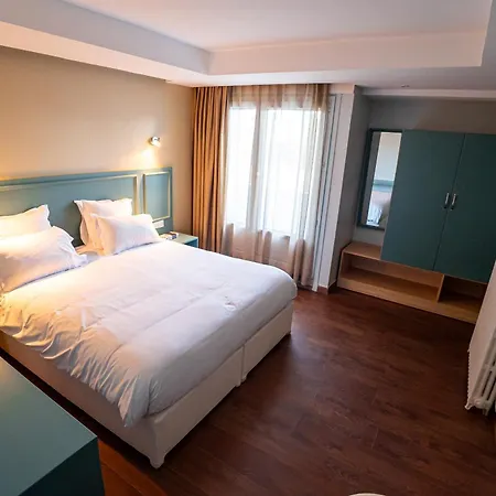 Hotel Breeze 3*